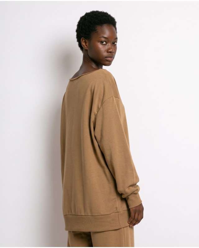 Μπλούζα φούτερ αχνούδιαστο oversized με ανοιχτή λαιμόκοψη sand