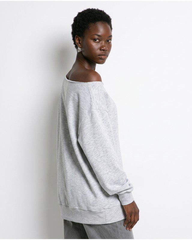 Μπλούζα φούτερ αχνούδιαστο oversized με ανοιχτή λαιμόκοψη γκρι μελανζέ