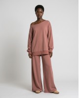 Μπλούζα φούτερ αχνούδιαστο oversized με ανοιχτή λαιμόκοψη σάπιο μήλο