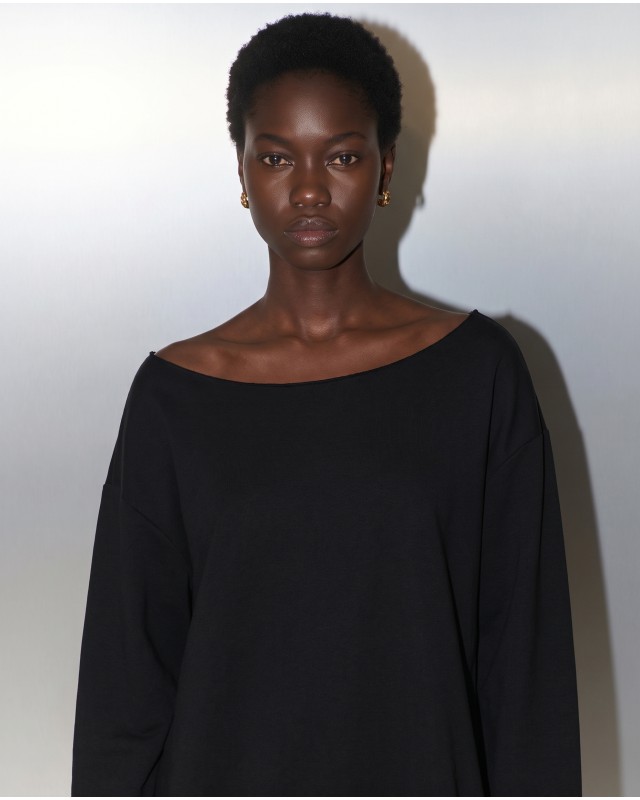 Μπλούζα φούτερ αχνούδιαστο oversized με ανοιχτή λαιμόκοψη μαύρο