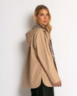 Μπουφάν double face με λάστιχο στη μέση leopard μπεζ