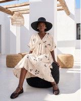 Φόρεμα ethereal resort με ανάλαφρα μανίκια brown