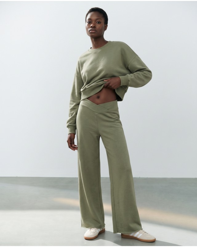 Παντελόνι φούτερ αχνούδιαστο Wide Leg με "V" olive