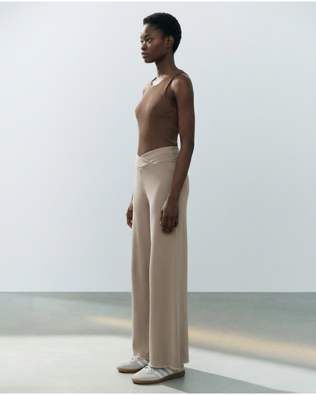 Παντελόνι φούτερ αχνούδιαστο Wide Leg με "V" beige 