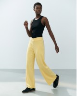 Παντελόνι φούτερ αχνούδιαστο Wide Leg με "V" yellow