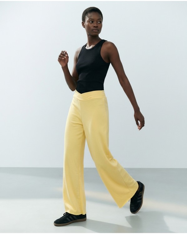 Παντελόνι φούτερ αχνούδιαστο Wide Leg με "V" yellow