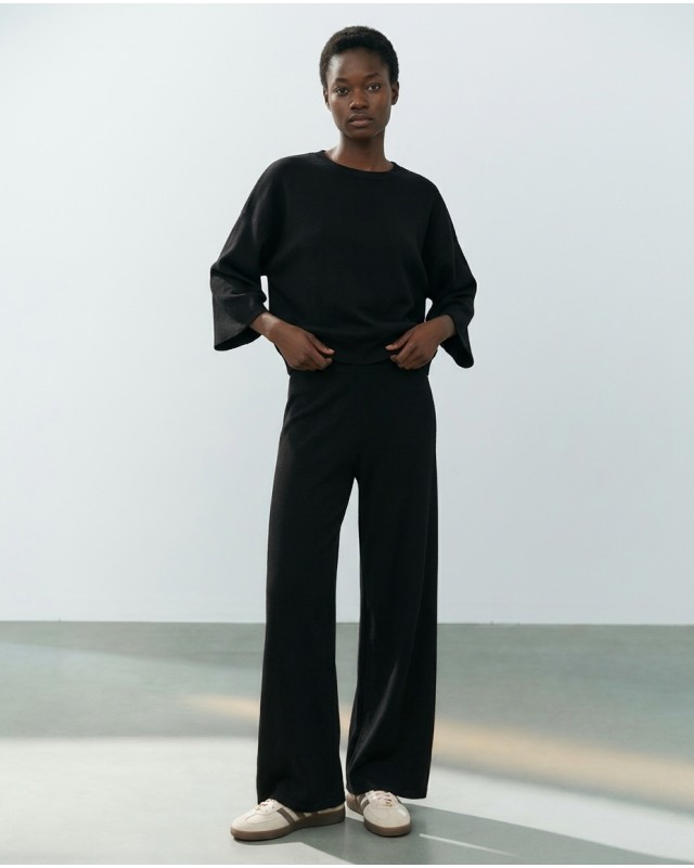 Παντελόνι φούτερ αχνούδιαστο Wide Leg με "V" μαύρο
