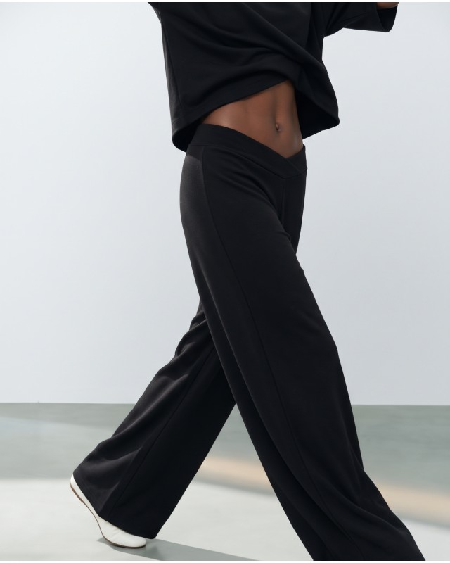 Παντελόνι φούτερ αχνούδιαστο Wide Leg με "V" μαύρο