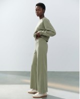 Παντελόνι φούτερ αχνούδιαστο Wide Leg με "V" olive