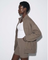 Ζακέτα φούτερ χνούδι oversized με ριπ τελείωμα olive brown