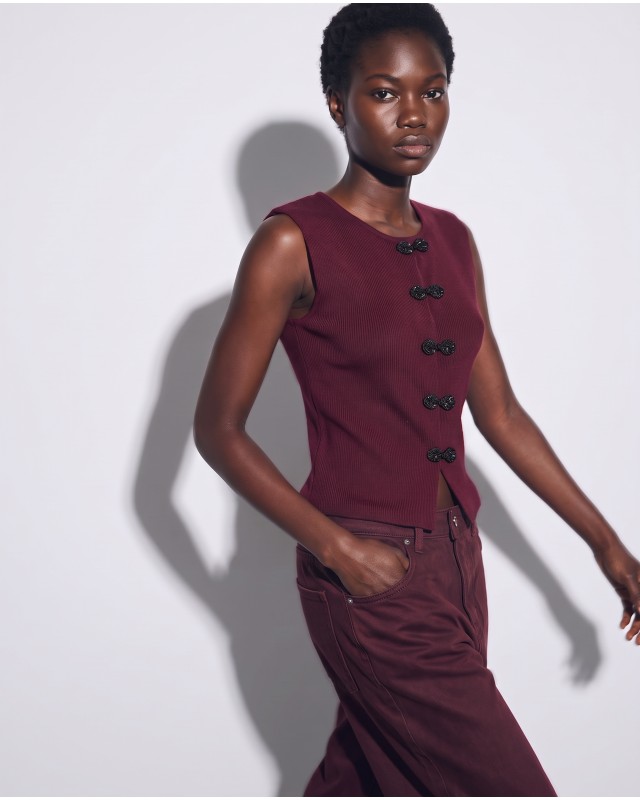 Αμάνικο πλεκτό γιλέκο με κουμπιά "Frog" burgundy 