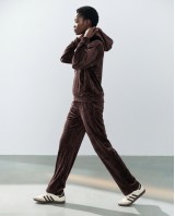 Βελουτέ Σετ Φόρμας με Hoodie και Παντελόνα καφέ