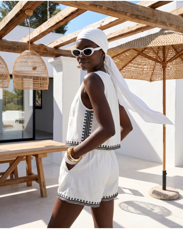 Σετ boho γιλέκο και σορτς με κεντήματα εκρού
