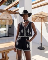 Σετ boho γιλέκο και σορτς με κεντήματα μαύρο