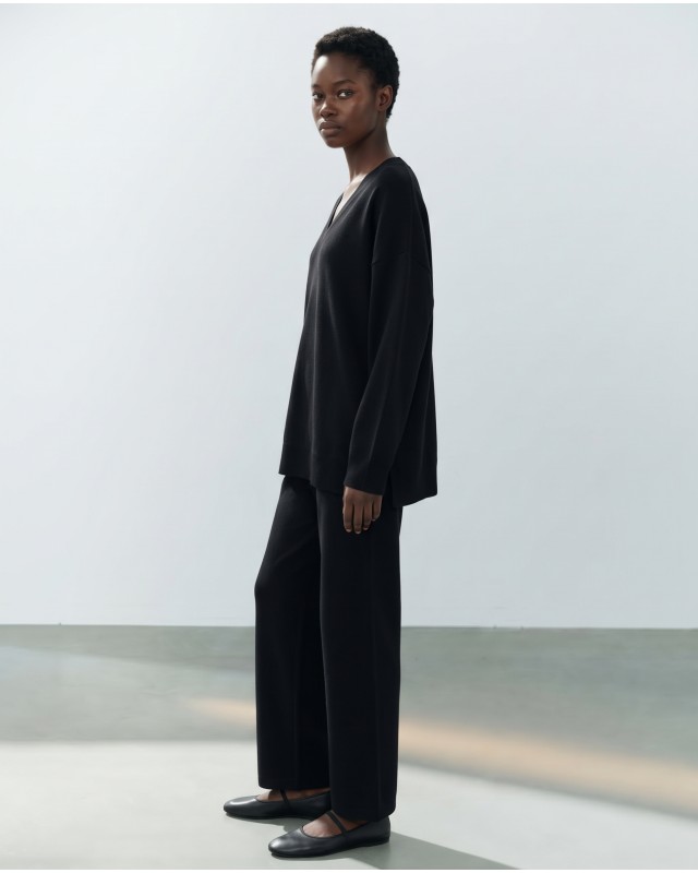 Πλεκτό Σετ V-Neck με Παντελόνα – Μαύρο