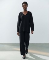Πλεκτό Σετ V-Neck με Παντελόνα – Μαύρο