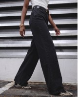 High-Waist Wide-Leg Jeans - Washed Black