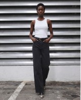 High-Waist Wide-Leg Jeans - Washed Black