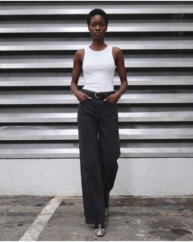 High-Waist Wide-Leg Jeans - Washed Black