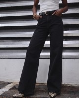 High-Waist Wide-Leg Jeans - Washed Black