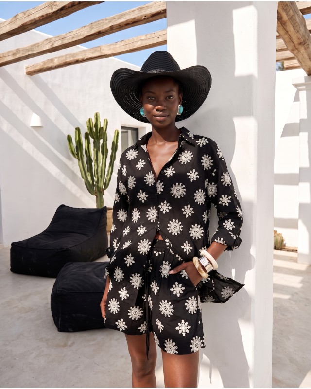Dark Oasis Embroidered Set black