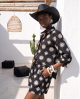 Dark Oasis Embroidered Set black