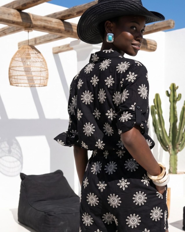 Dark Oasis Embroidered Set black