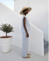 Σετ ριγέ με χρυσή λεπτομέρεια μπλούζα & παντελόνι λευκό-μπλε
