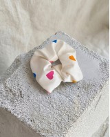 Φόρεμα με αυξομείωση στην τιράντα και σετ scrunchie white hearts