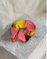 Φόρεμα με αυξομείωση στην τιράντα και σετ scrunchie lemon