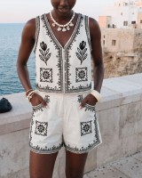 Σετ γιλέκο και σορτς  με κεντήματα εκρού