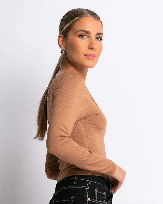 Μπλούζα crop top μακρυμάνικη με ανοιχτή λαιμόκοψη πούρο