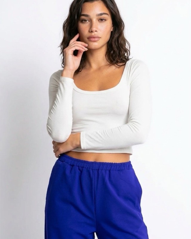 Μπλούζα crop top μακρυμάνικη με ανοιχτή λαιμόκοψη εκρού