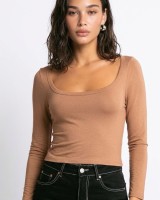 Μπλούζα crop top μακρυμάνικη με ανοιχτή λαιμόκοψη πούρο