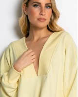 Μπλούζα φούτερ αχνούδιαστο μακρυμάνικο oversized με ανοιχτή "V" λαιμόκοψη κίτρινο