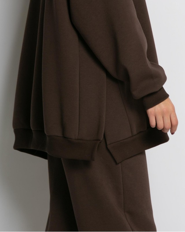 Μπλούζα φούτερ χνούδι μακρυμάνικη oversized με άνοιγμα στο πλάι καφέ