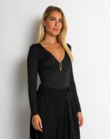 Κορμάκι μακρυμάνικο με λεπτομέρεια στο V μαύρο