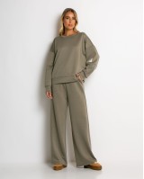 Σετ φόρμας μπλούζα με διακριτική στάμπα και παντελόνι χακί