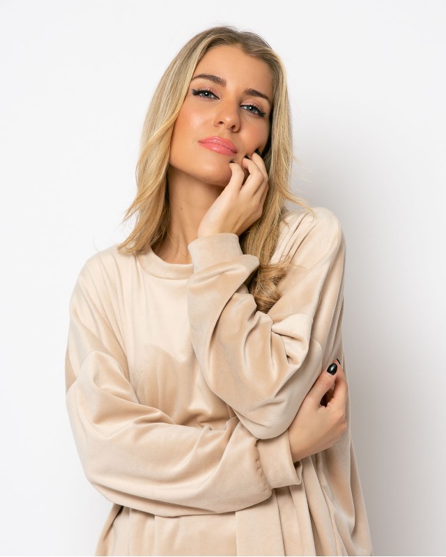 Σετ βελουτέ μπλούζα με λαιμόκοψη -παντελόνι με λάστιχο μπεζ