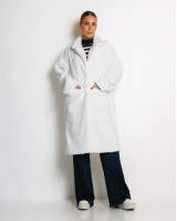 Γούνα μακρυά με τσέπες λευκ΄ο