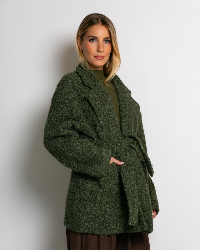 Πανωφόρι μπουκλέ με τσέπες και ζώνη χακί