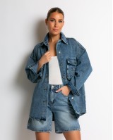 Jean πουκάμισο oversized με μπροστινές τσέπες Jean πουκάμισο oversized με μπροστινές τσέπες