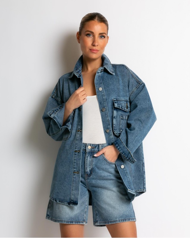 Jean πουκάμισο oversized με μπροστινές τσέπες Jean πουκάμισο oversized με μπροστινές τσέπες