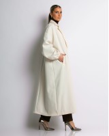 Παλτό με φόδρα και λάστιχο στο μανίκι εκρού