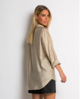 Πουκάμισο μακρύ με στρογγυλεμένο τελείωμα πούρο