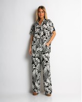Σετ με leaf print πουκάμισο & παντελόνι μαύρο Σετ με leaf print πουκάμισο & παντελόνι μαύρο