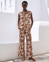 Σετ αμάνικο πουκάμισο & παντελόνι με flower print καφέ