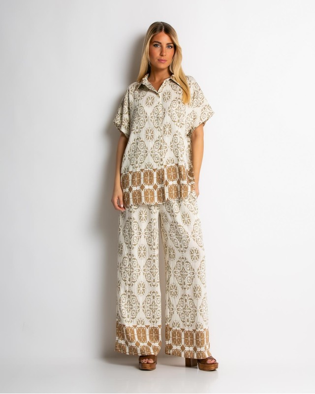 Σετ πουκάμισο και παντελόνι με boho print μπεζ Σετ πουκάμισο και παντελόνι με boho print μπεζ