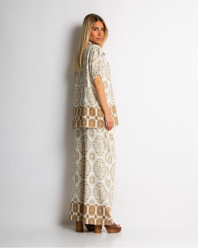 Σετ πουκάμισο και παντελόνι με boho print μπεζ Σετ πουκάμισο και παντελόνι με boho print μπεζ