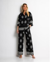 Σετ πουκάμισο και παντελόνι με ethnic print μαύρο Σετ πουκάμισο και παντελόνι με ethnic print μαύρο